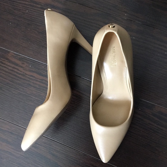 michael kors pump heels
